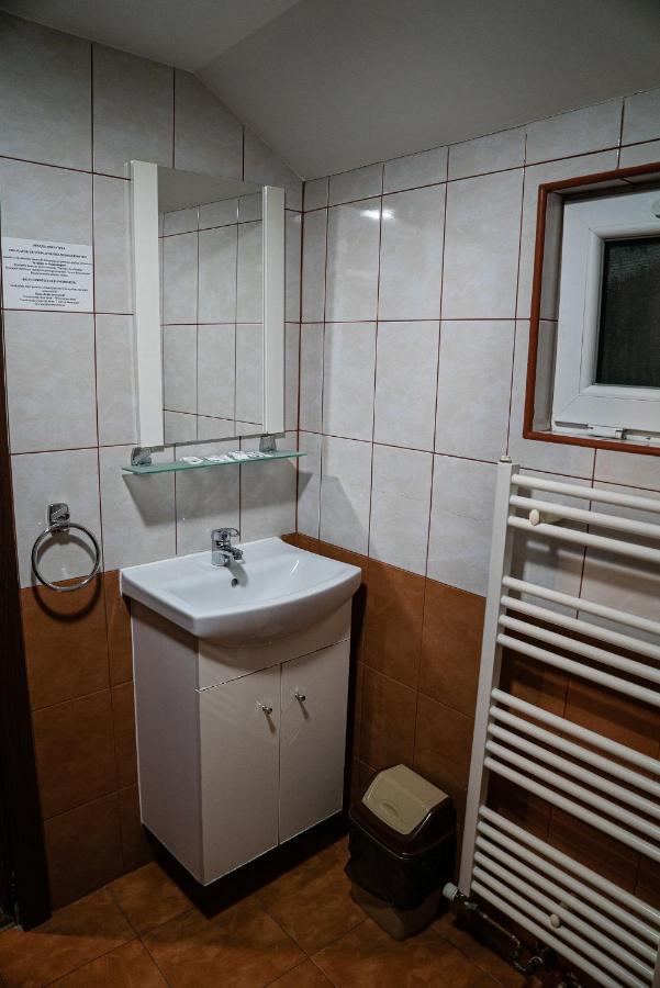 Hotel Casa Gorjeneasca Târgu Jiu Exteriér fotografie